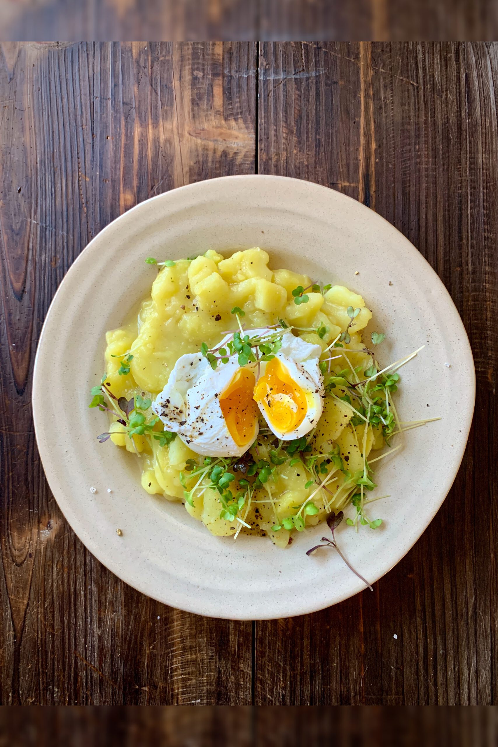 Schwäbischer Kartoffelsalat mit pochiertem Ei