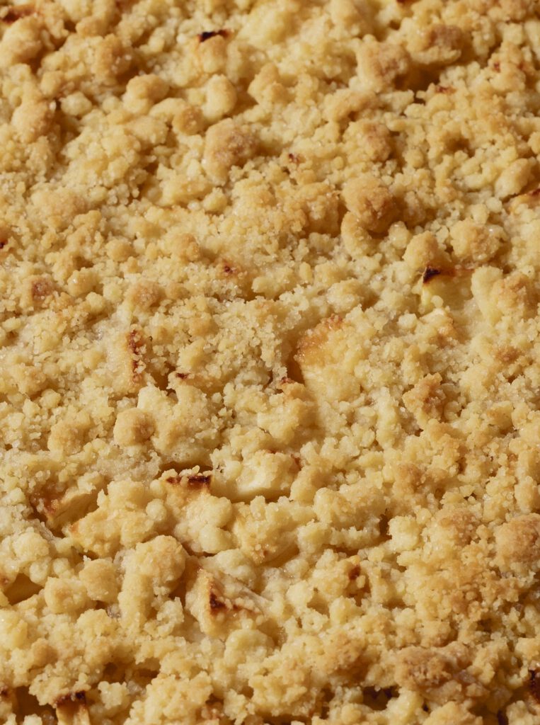 Apfelkuchen mit Misostreuseln